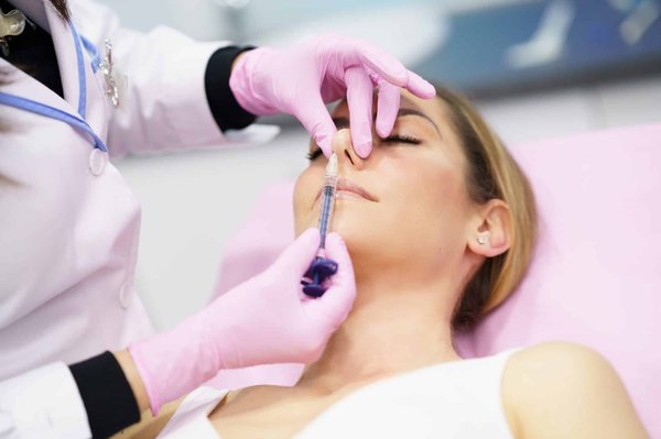 La rhinoplastie ultrasonique : une avancée révolutionnaire dans la chirurgie esthétique du nez
